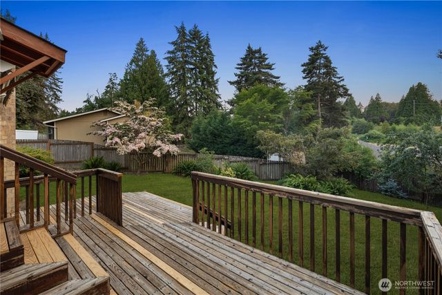 6011 156th Avenue NE, Redmond, WA 98052
