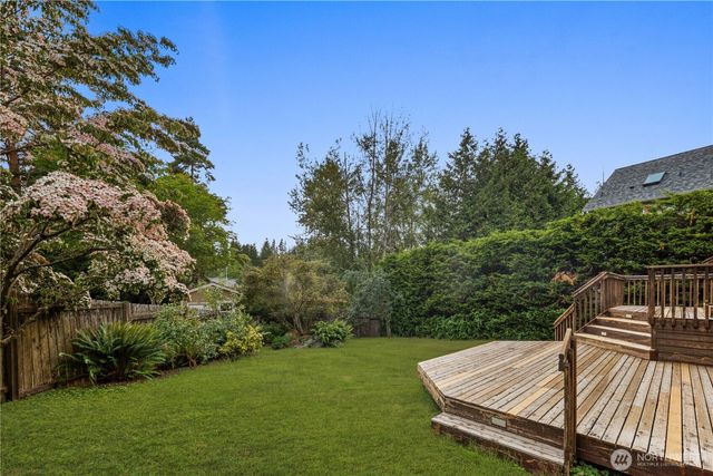6011 156th Avenue NE, Redmond, WA 98052
