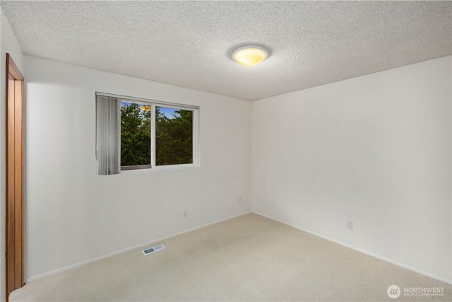 6011 156th Avenue NE, Redmond, WA 98052