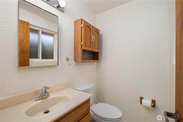 6011 156th Avenue NE, Redmond, WA 98052
