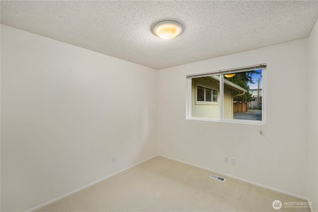 6011 156th Avenue NE, Redmond, WA 98052