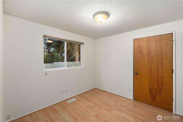 6011 156th Avenue NE, Redmond, WA 98052