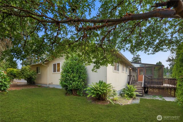 6011 156th Avenue NE, Redmond, WA 98052