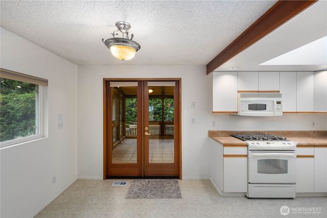6011 156th Avenue NE, Redmond, WA 98052
