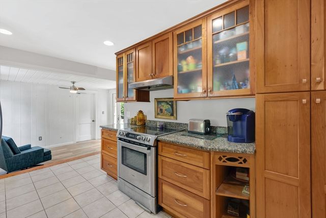 94 Fenimore Blvd, Springfield, MA 01108