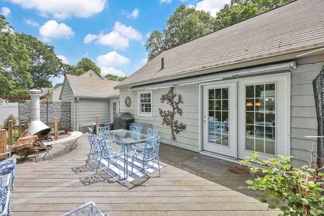 94 Fenimore Blvd, Springfield, MA 01108