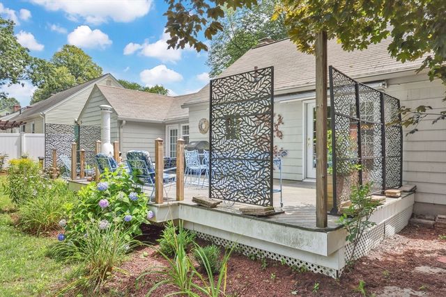 94 Fenimore Blvd, Springfield, MA 01108