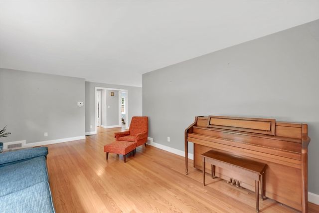 94 Fenimore Blvd, Springfield, MA 01108