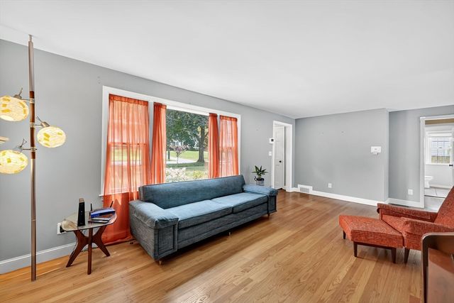 94 Fenimore Blvd, Springfield, MA 01108