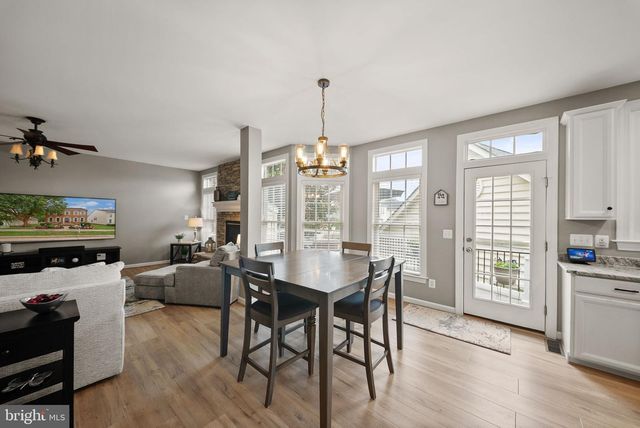 14101 SNICKERSVILLE DR, Gainesville, VA 20155