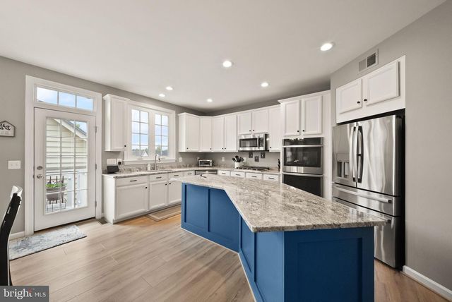 14101 SNICKERSVILLE DR, Gainesville, VA 20155