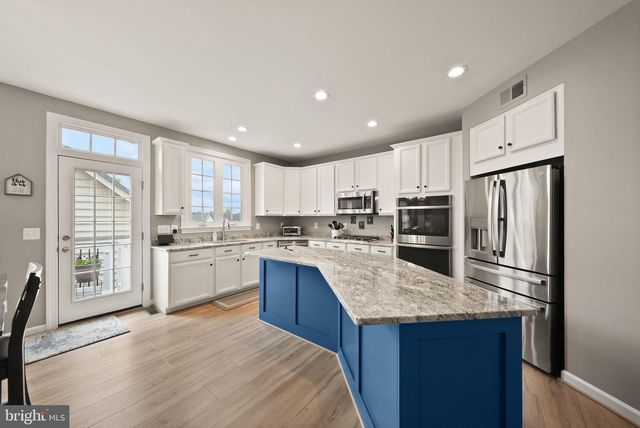 14101 SNICKERSVILLE DR, Gainesville, VA 20155