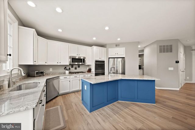 14101 SNICKERSVILLE DR, Gainesville, VA 20155