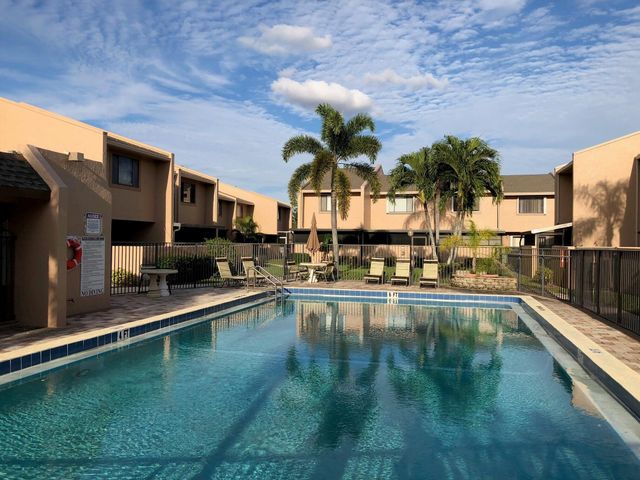 139 Sparrow Drive 3f, Royal Palm Beach, FL 33411