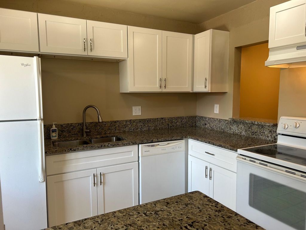 139 Sparrow Drive 3f, Royal Palm Beach, FL 33411