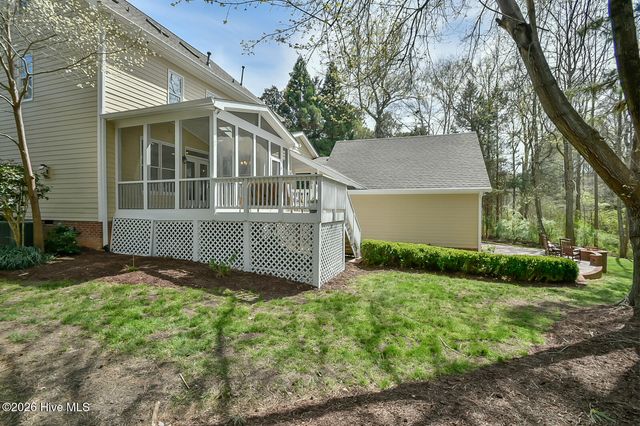 110 Bayview Drive, Chapel Hill, NC 27516