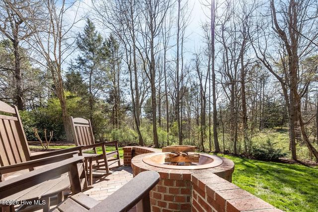 110 Bayview Drive, Chapel Hill, NC 27516