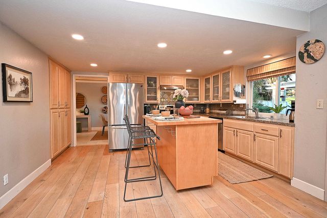 5474 Troost Ct, Castro Valley, CA 94552