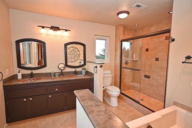 5474 Troost Ct, Castro Valley, CA 94552