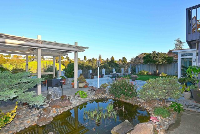 5474 Troost Ct, Castro Valley, CA 94552