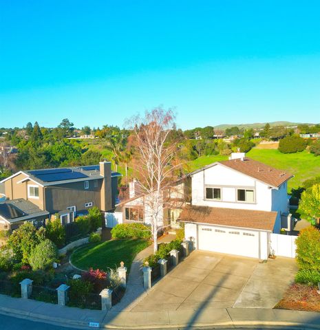 5474 Troost Ct, Castro Valley, CA 94552