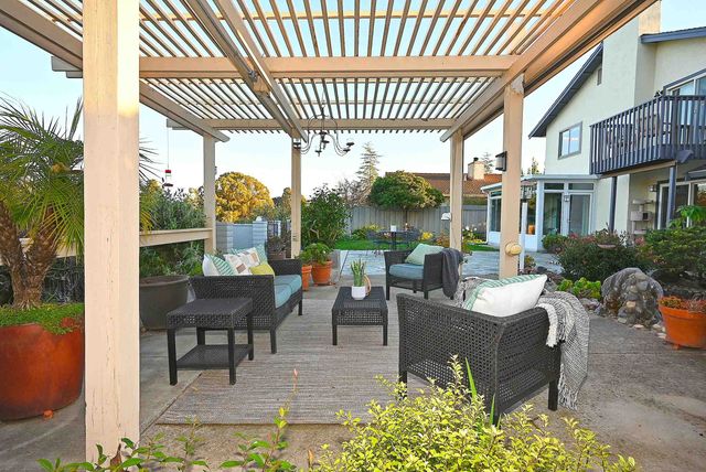 5474 Troost Ct, Castro Valley, CA 94552