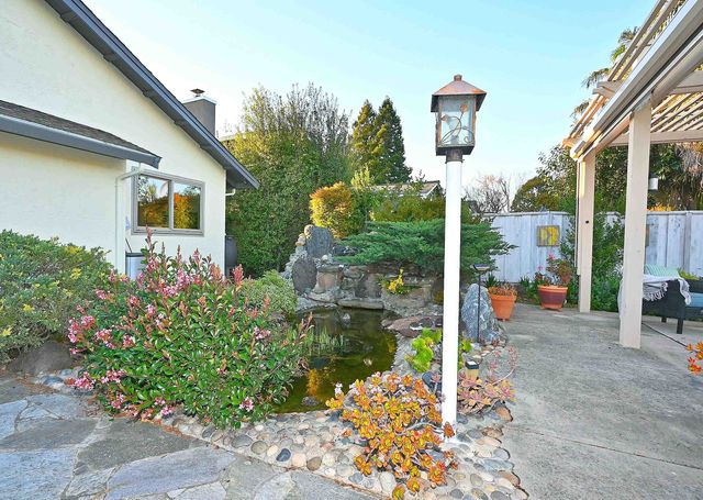 5474 Troost Ct, Castro Valley, CA 94552