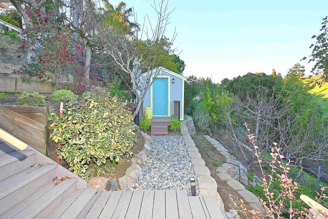 5474 Troost Ct, Castro Valley, CA 94552