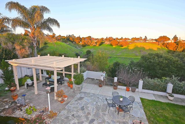 5474 Troost Ct, Castro Valley, CA 94552