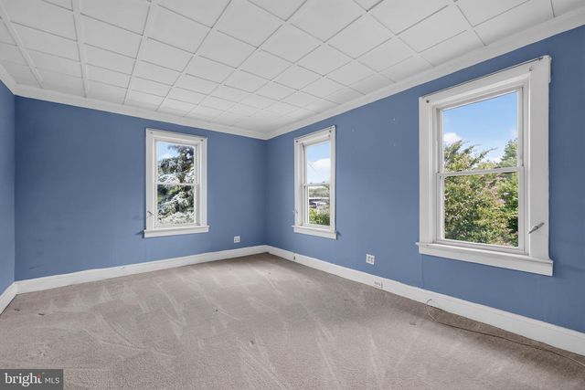 27 1ST ST, West Deptford, NJ 08086