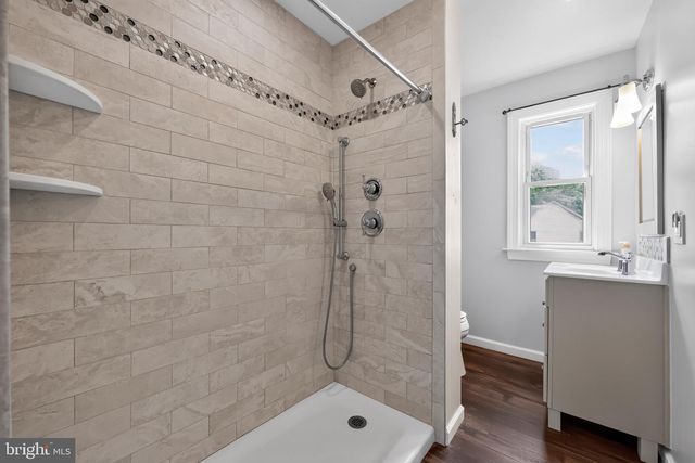 27 1ST ST, West Deptford, NJ 08086