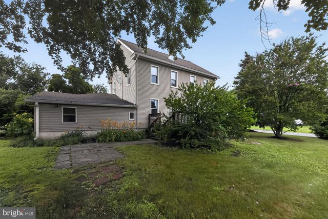 27 1ST ST, West Deptford, NJ 08086
