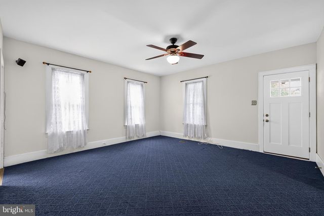 27 1ST ST, West Deptford, NJ 08086