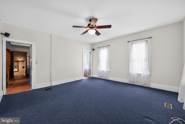 27 1ST ST, West Deptford, NJ 08086