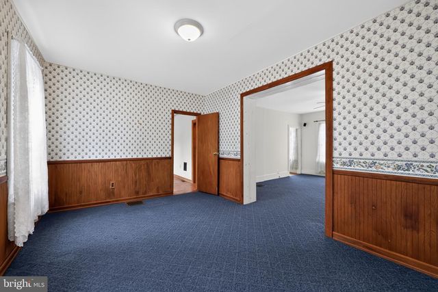 27 1ST ST, West Deptford, NJ 08086