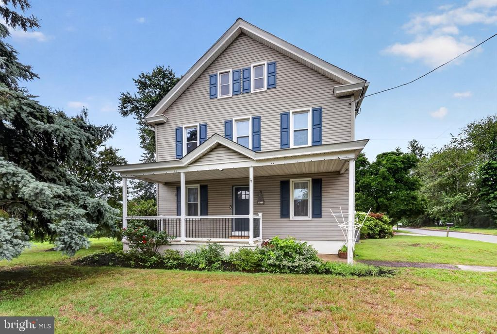 27 1ST ST, West Deptford, NJ 08086