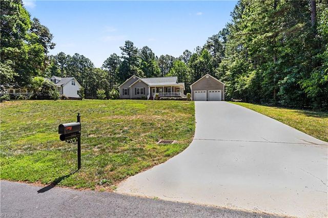 392 Cove Wood Drive, Denton, NC 27239