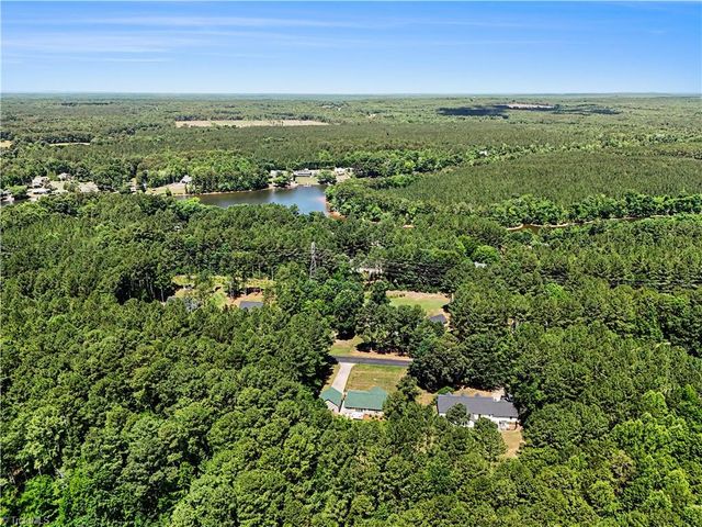 392 Cove Wood Drive, Denton, NC 27239