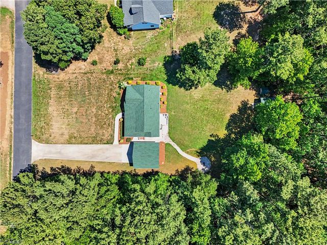 392 Cove Wood Drive, Denton, NC 27239