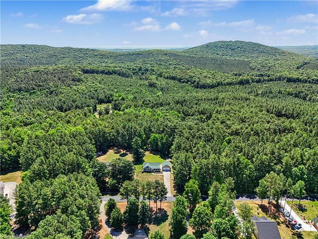 392 Cove Wood Drive, Denton, NC 27239