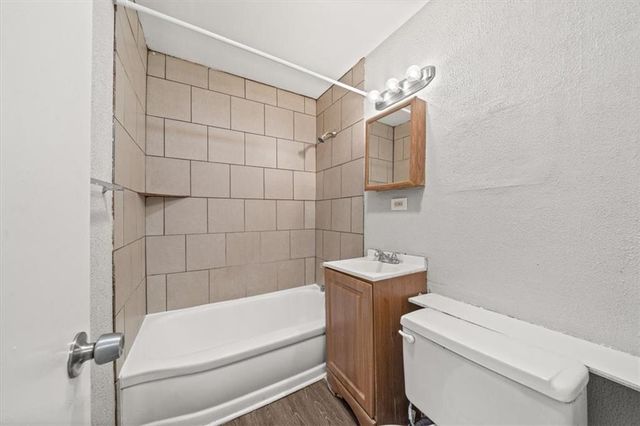 7015 College Avenue, Kansas City, MO 64132