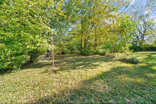 7015 College Avenue, Kansas City, MO 64132