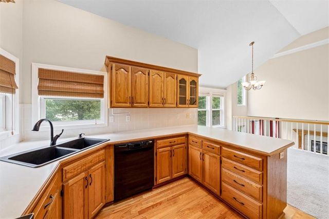 201 Mesa Drive, Smithville, MO 64089