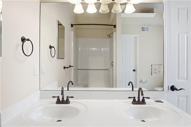 201 Mesa Drive, Smithville, MO 64089