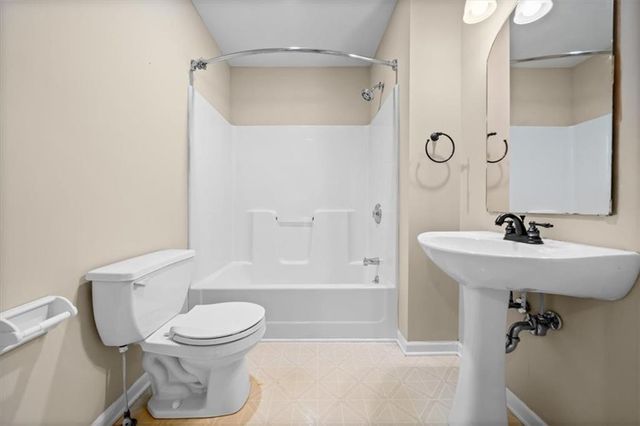 201 Mesa Drive, Smithville, MO 64089