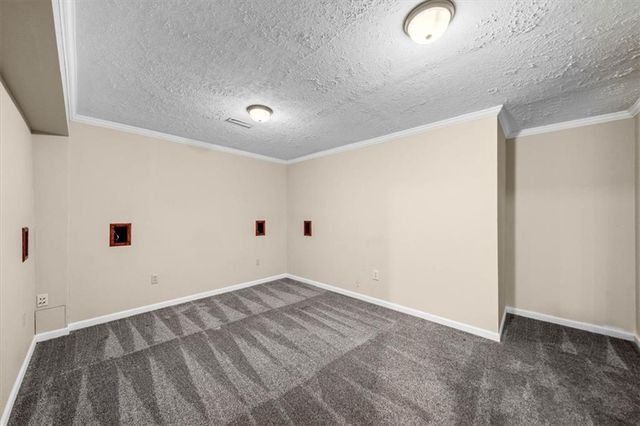 201 Mesa Drive, Smithville, MO 64089