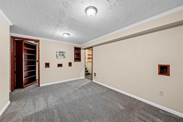 201 Mesa Drive, Smithville, MO 64089