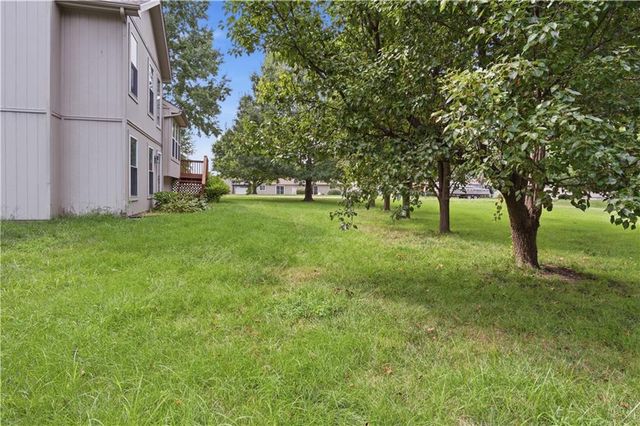 201 Mesa Drive, Smithville, MO 64089