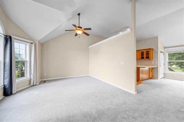 201 Mesa Drive, Smithville, MO 64089