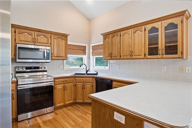 201 Mesa Drive, Smithville, MO 64089